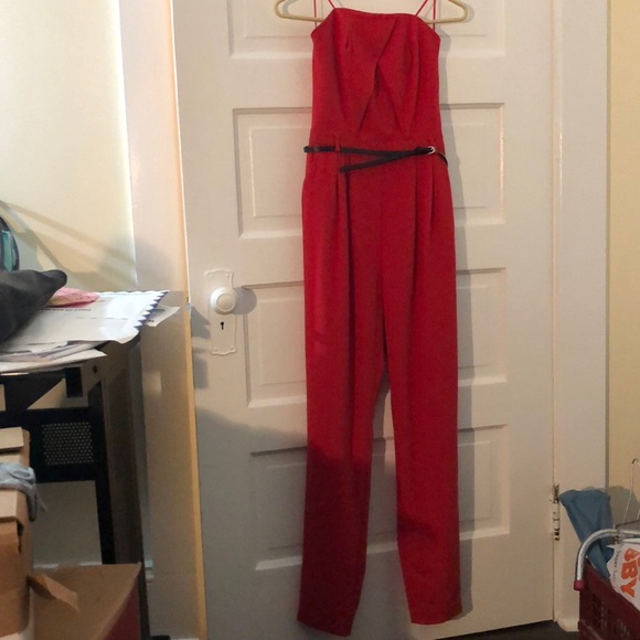 Red jumpsuit with belt, never worn - Picture 2 of 3
